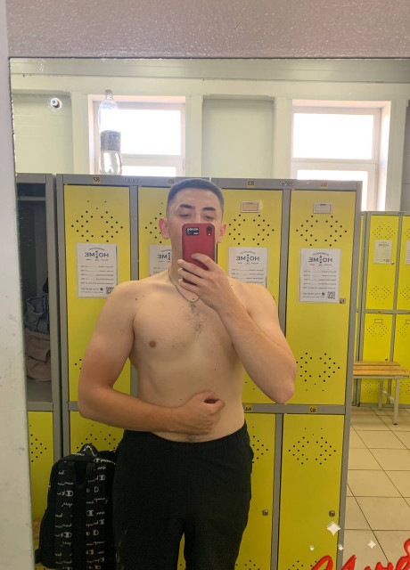 Интригующая голая тиктокерша Самурай увлажняет задницу в Перми